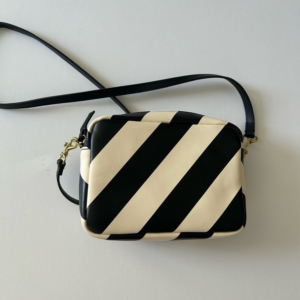 NWOT⛱️🔥Clare V - Black & Cream Striped Leather Crossbody Bag - OS
